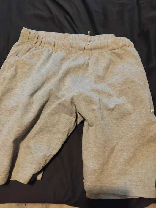spodenki nike szare