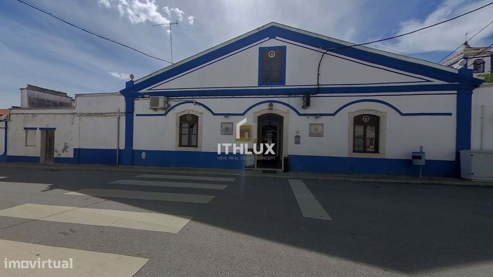 Prédio de dois edifícios térreos, localizado na Terrugem – Elvas - Ale