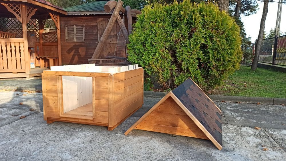 Buda dla psa ocieplana solidna Producent