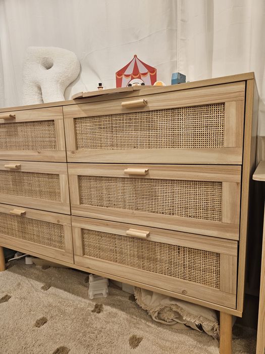 Cómoda madeira pinho e rattan