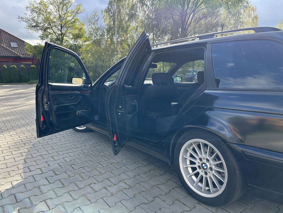 BMW E39 525i,   2001r