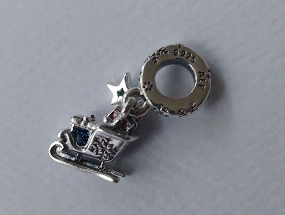 Pandora Charms-Zawieszka Świąteczne Sanie Sanki 2023