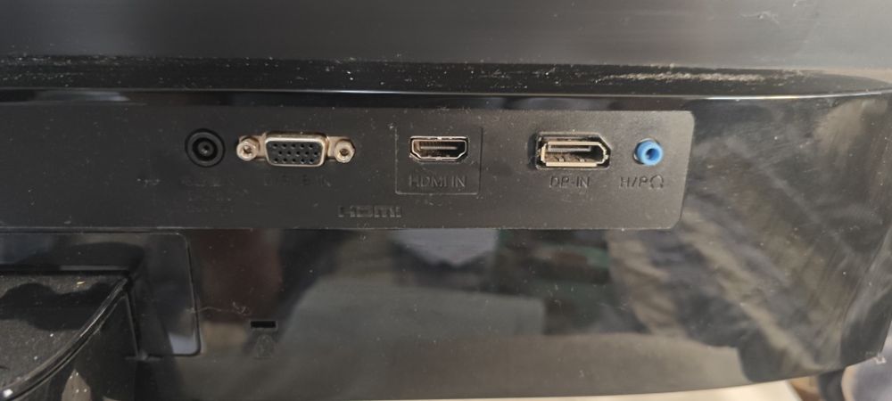 Monitor LG 2a polegadas VGA-HDMI-DP