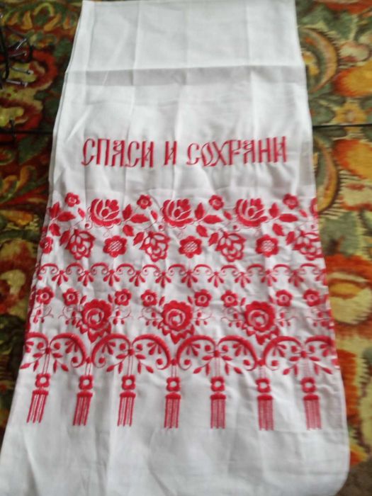 Простынь вышитая