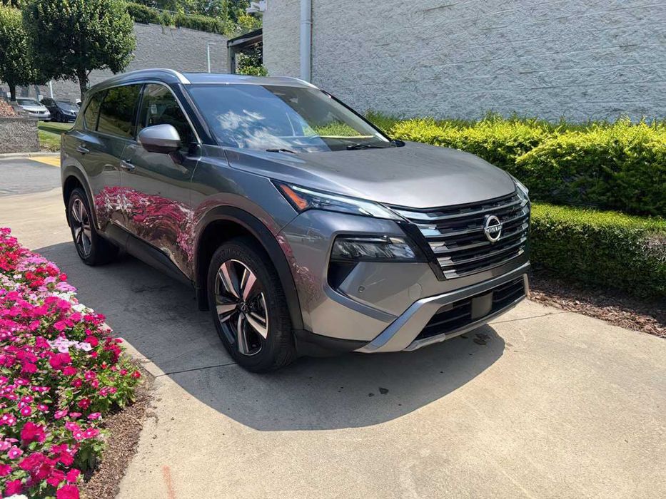 Nissan Rogue Sv      2025
