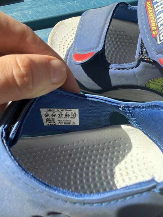 Sandały dla chłopca 27 adidas marvel