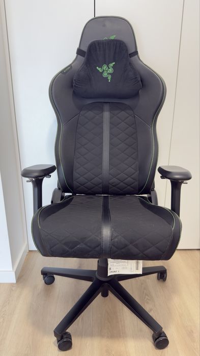 Cadeira Gaming Razer Enki (preta e verde)