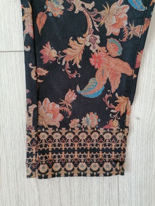 Piękne spodnie Desigual