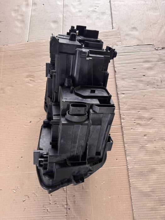 Фара  VW Tiguan 2