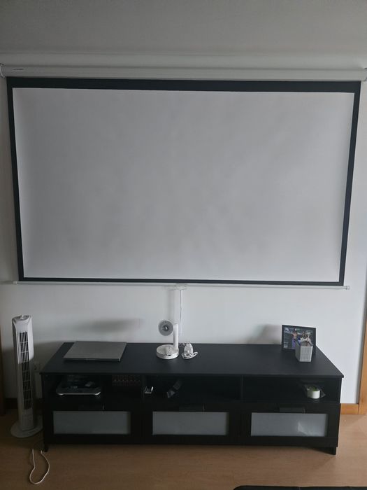 Telão 100" LUH-SCREEN e Projetor ETOE