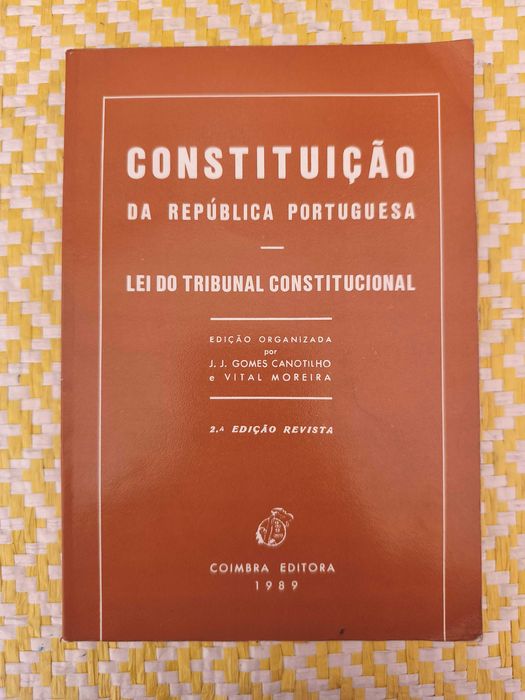 Constituição da República Portuguesa 
Vital Moreira - J.J. Canotilho