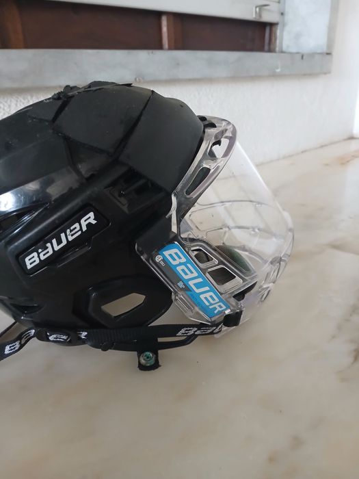 Capacete de guarda redes Bauer hoquei patins