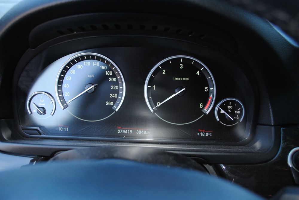 Sprzedam bardzo zadbane BMW 5  2L diesel skóry