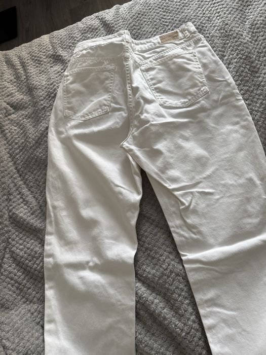 Білі джинси its basic