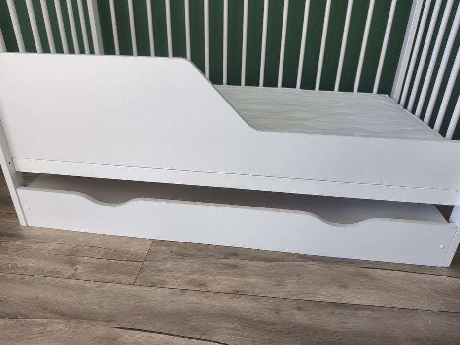 Łóżeczko -tapczanik + materac 120x60