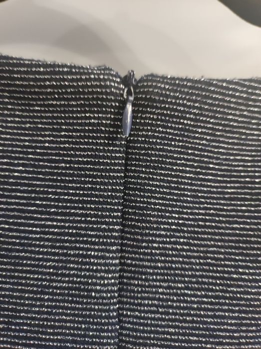 Sukienka ze srebrną nitką