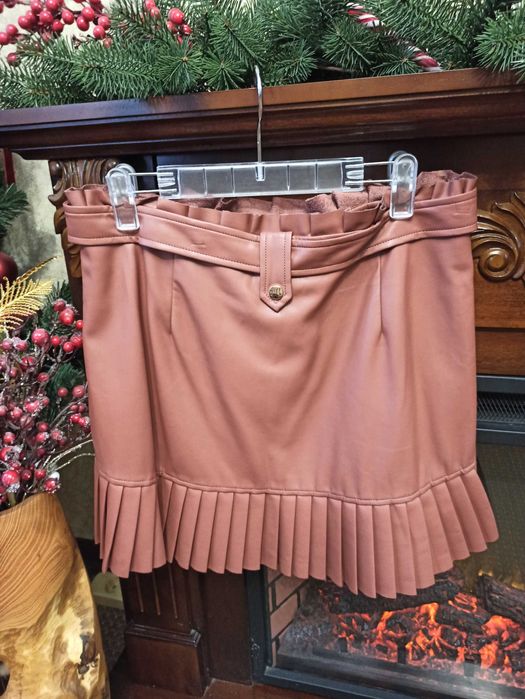 Спідниця Zara в ідеальному стані