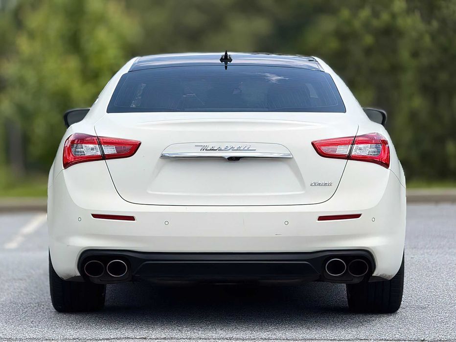 Maserati Ghibli      2019