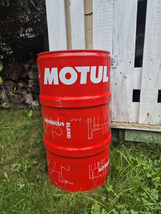 Beczka po oleju  motul 60l