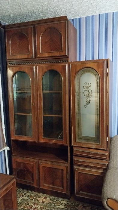 Продам деревянную мебель. Шкаф. Сервант. Тумба. Комод.