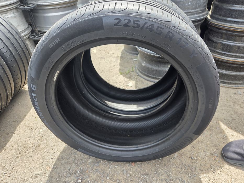 225 45 R17 Continental