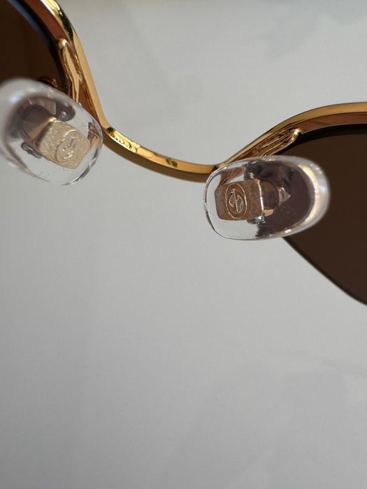 Złote okulary przeciwsloneczne Gucci