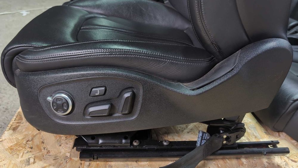 Комплект сидінь з Audi S7 2014 (4G8) Premium Ліфтбек