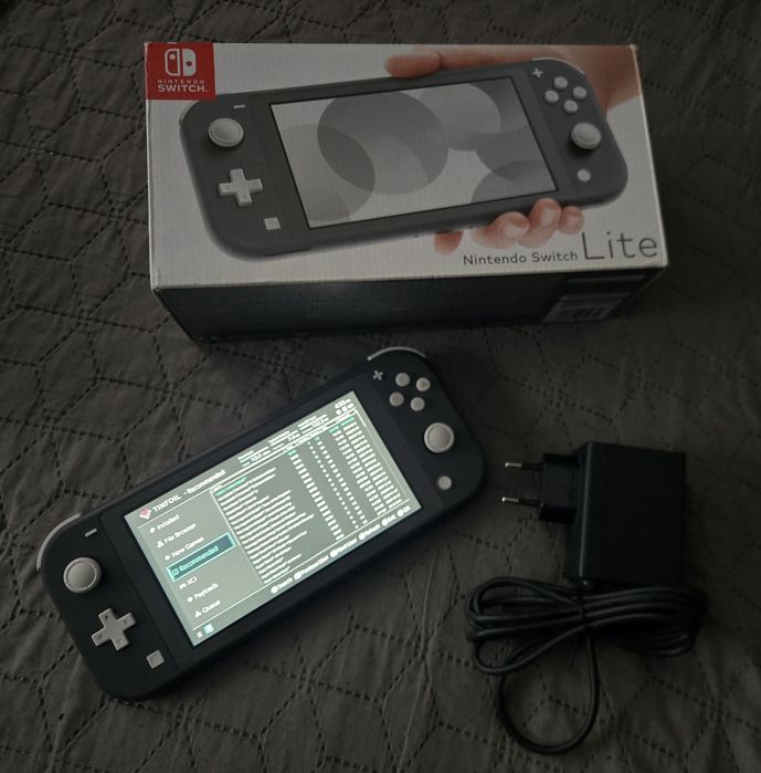 Nintendo Switch if*** Switch Konsola, 64GB OLED + Bialy Joy-Con, W Pudelku - CeX