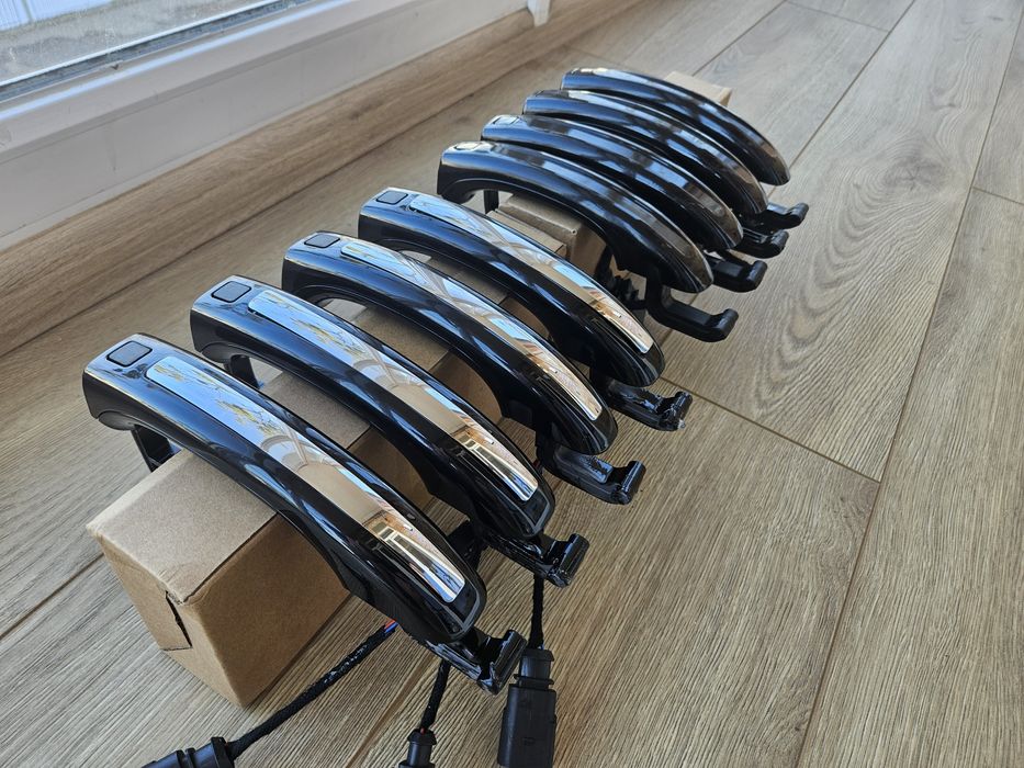 Дверные ручки Audi Q7 keyless, внешние 4L0837205A
4L0837205B 
4L083720