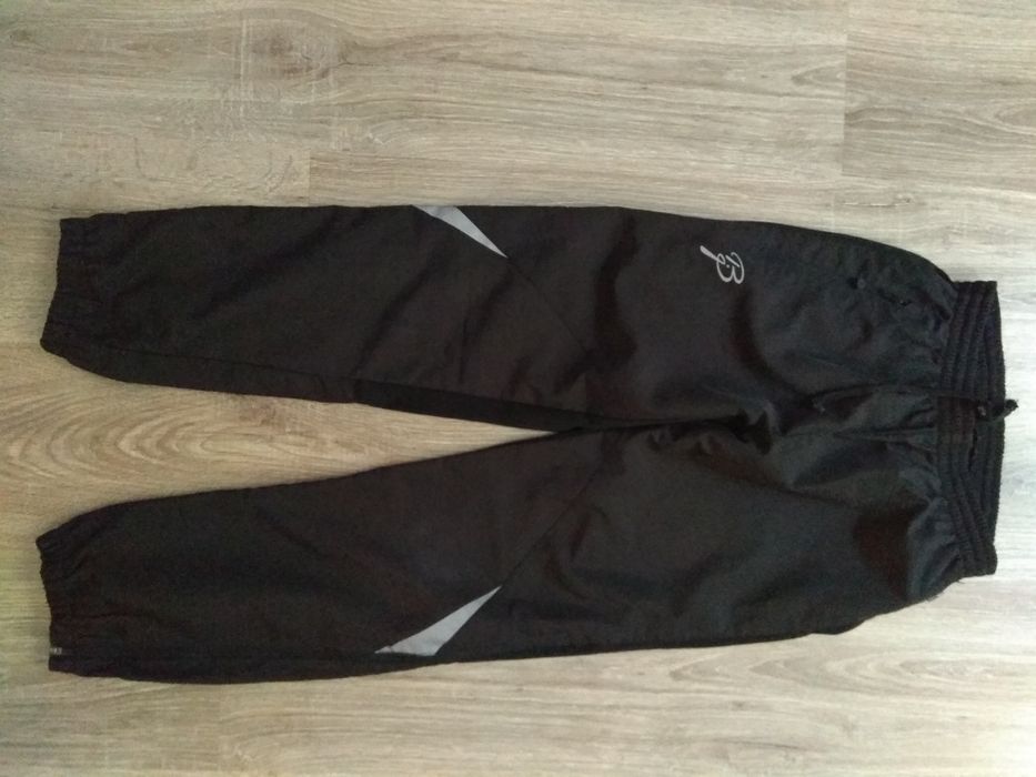 Sportowe spodnie Bj 152