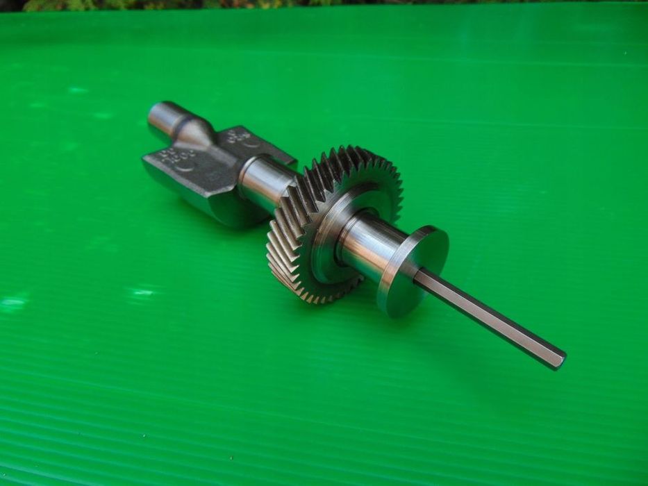 Pompa oleju 2,0TDI 03G103537B BKP BMN BRD BLB CBA CBB CAG CAH Regenerowana