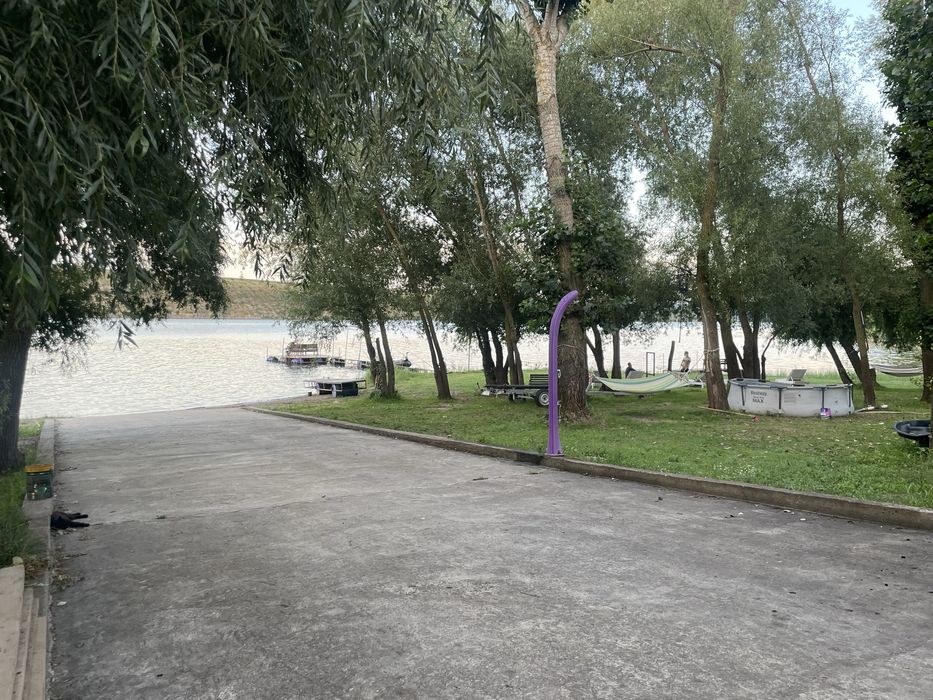 Будинок з басейном на р. Дністер . Риболовля. Відпочинок.