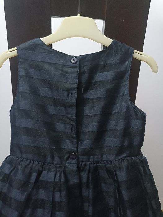 Granatowa sukienka w paski