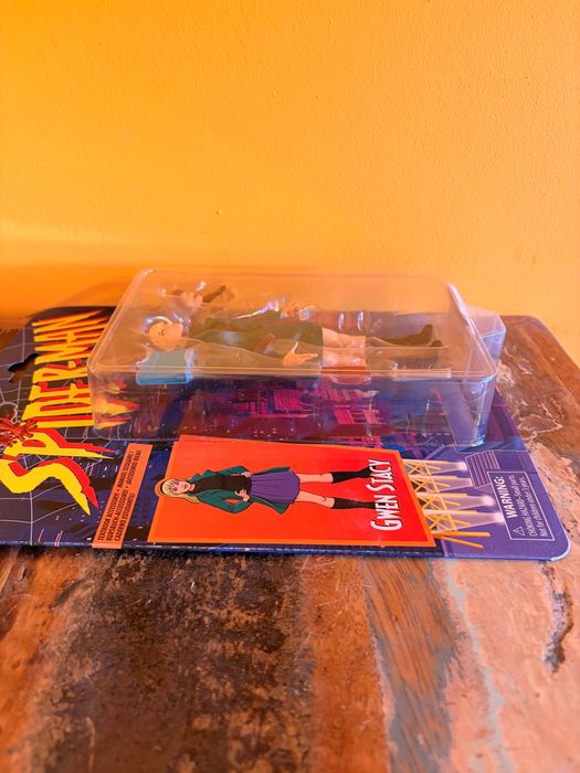 Gwen Stacy Spider-Man retro colection