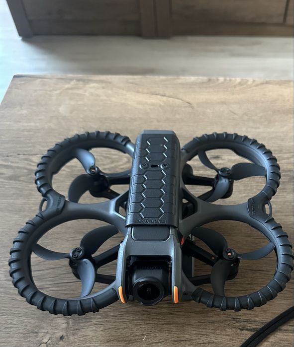 DJI Avata 2 sam dron