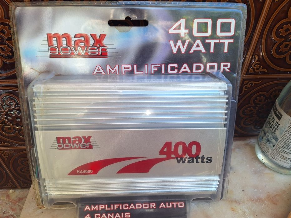 Amplificador auto com 400 W de potência. Novo