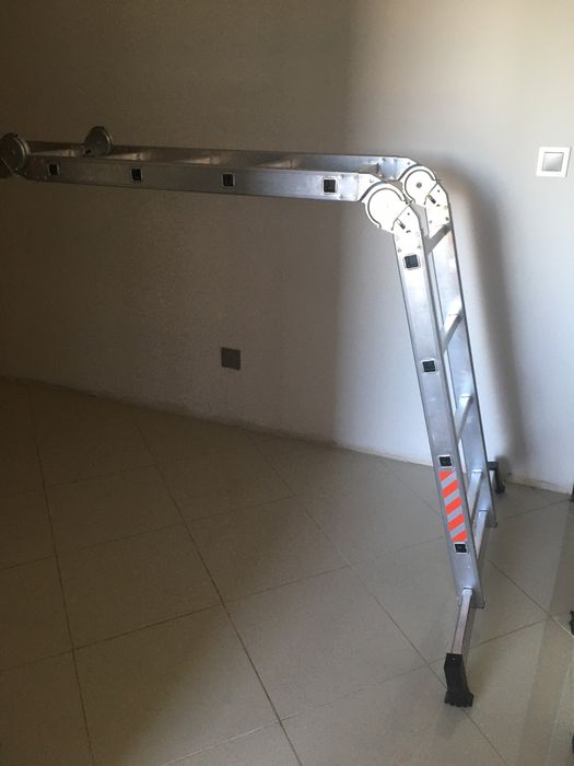 Escada/escadote articulata/multifunções