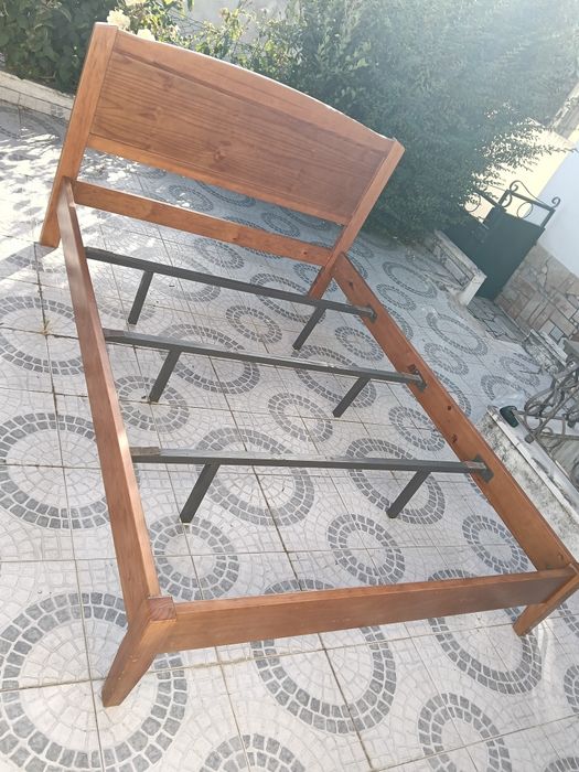 Cama de casal madeira maciça
