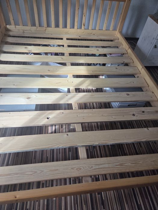 Łóżko sosnowe komplet