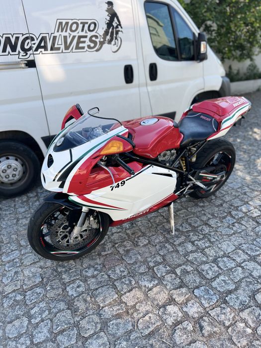 Ducati 749 imaculada