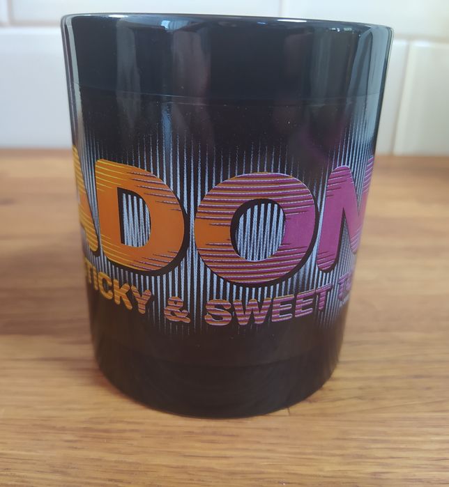 Caneca merchandising oficial Madonna