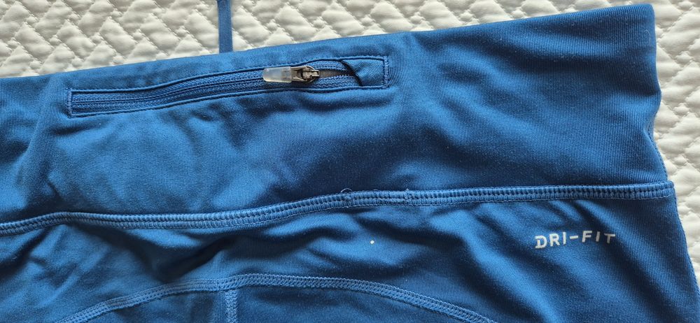 Calças treino curtas da NIKE dry fit.