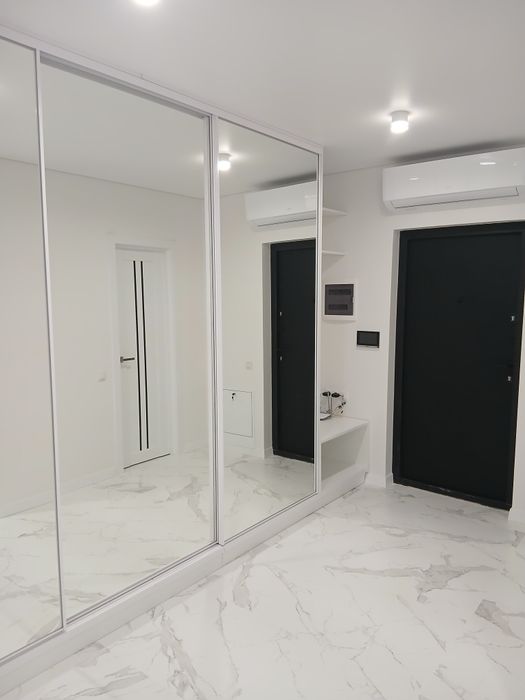 Подобово. Центр.вул.Бельведерська 32б.