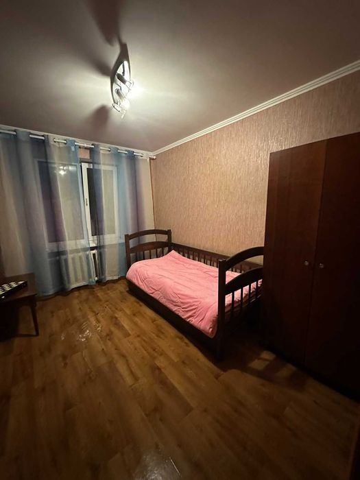 Здам  4кв. Піски, меблі, техніка.