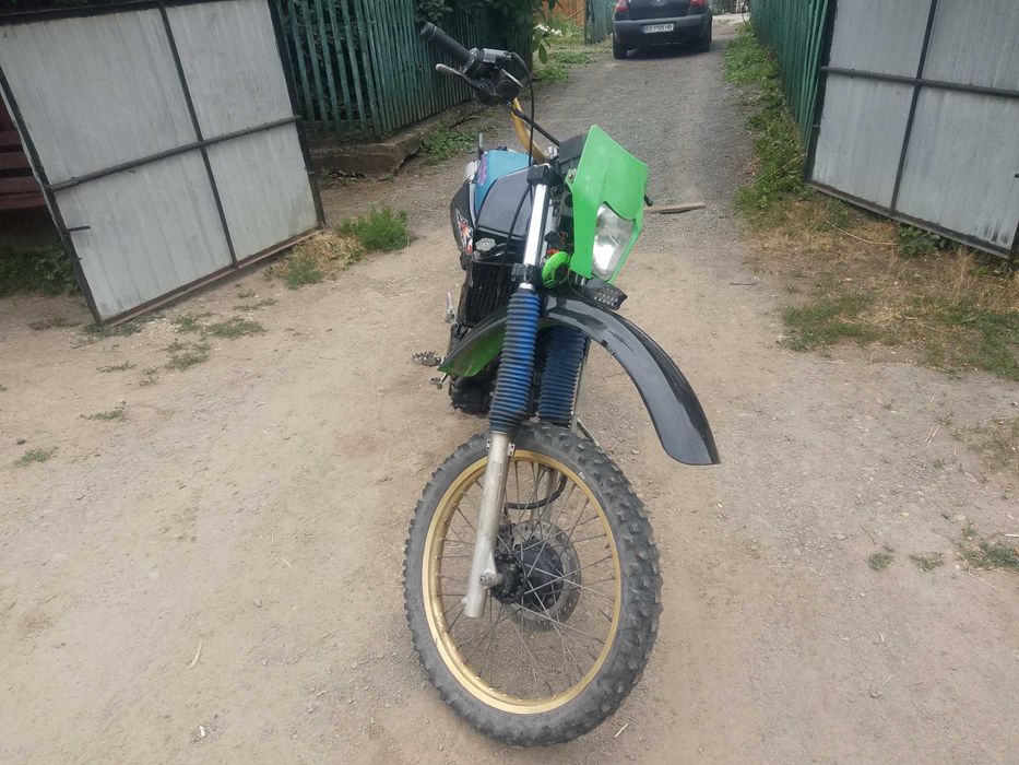 Продам мотоцикл кавасакі klr600
