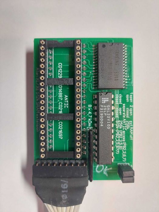 Для Atari XL/XE плата для расширения памяти на 512 КБ.