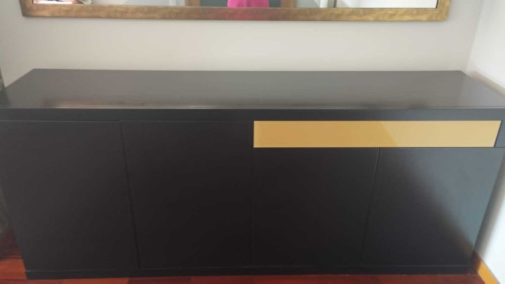 Vendo Mesa e Aparador de Sala