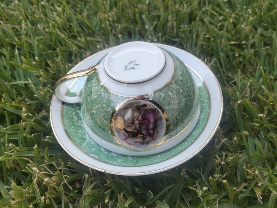 Chávenas de chá com pires, Vista Alegre,  1922-47