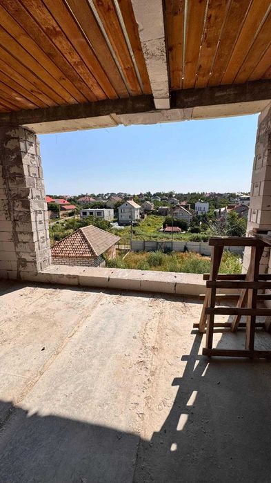 Продам дом на Червоном хуторе 2 этажный 7 соток
