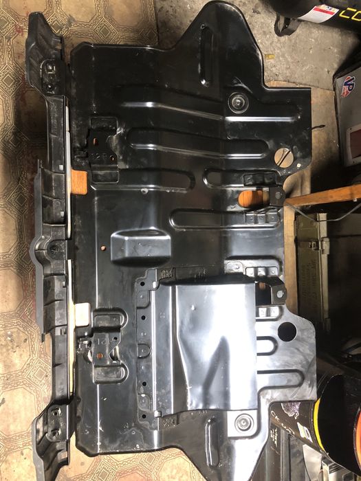 Оригінальний захист двигуна Toyota Land Cruiser 250